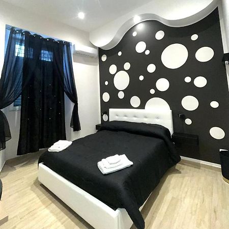 Venezia Rooms เนเปิลส์ ภายนอก รูปภาพ